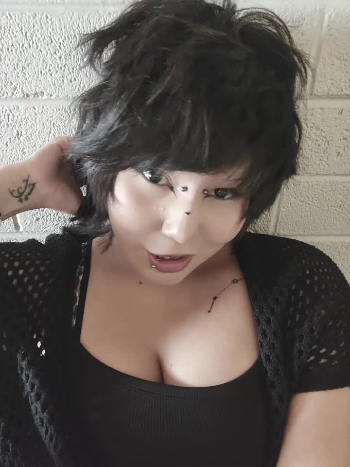 @theskysfallingg