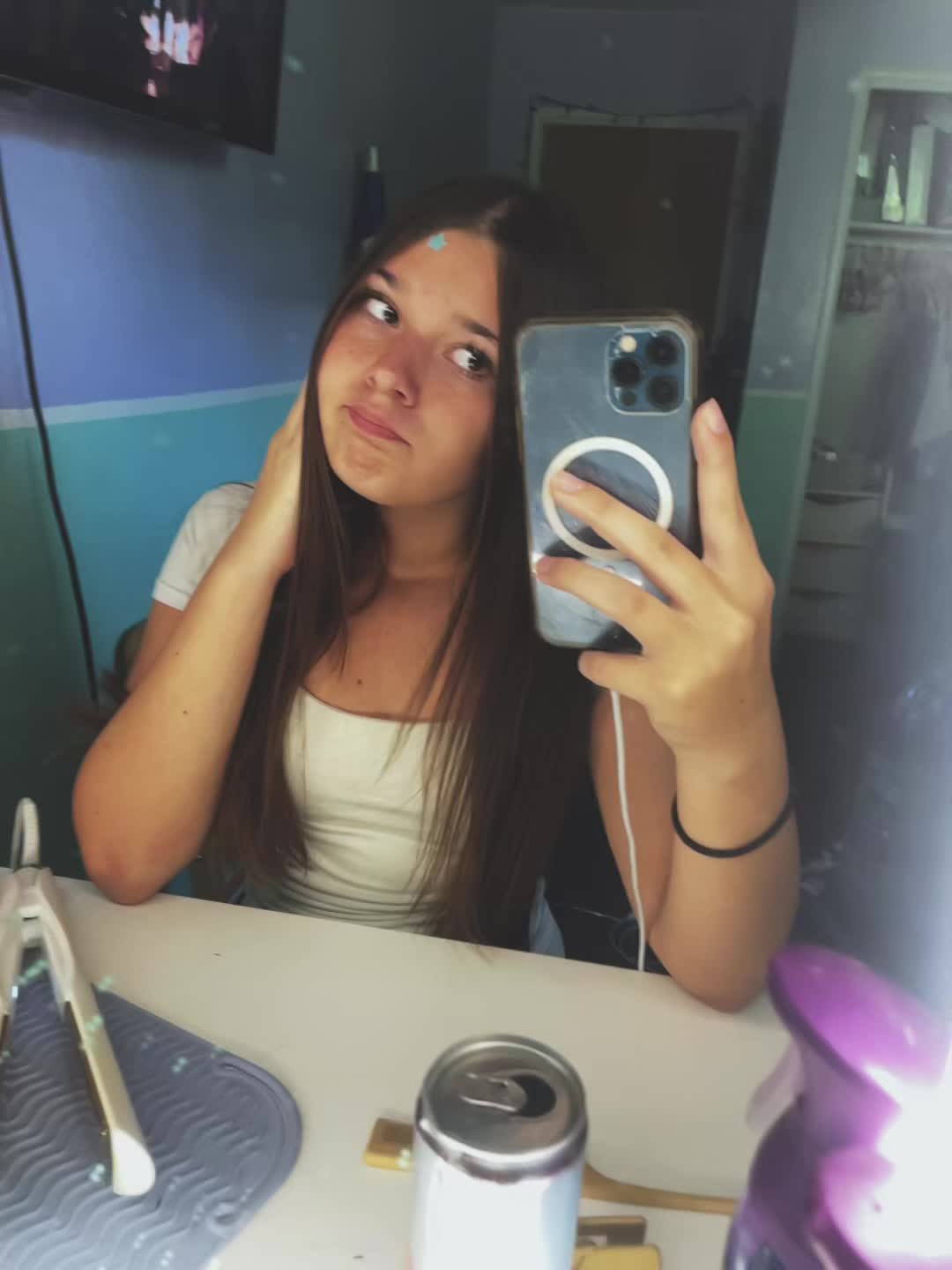 @🦄