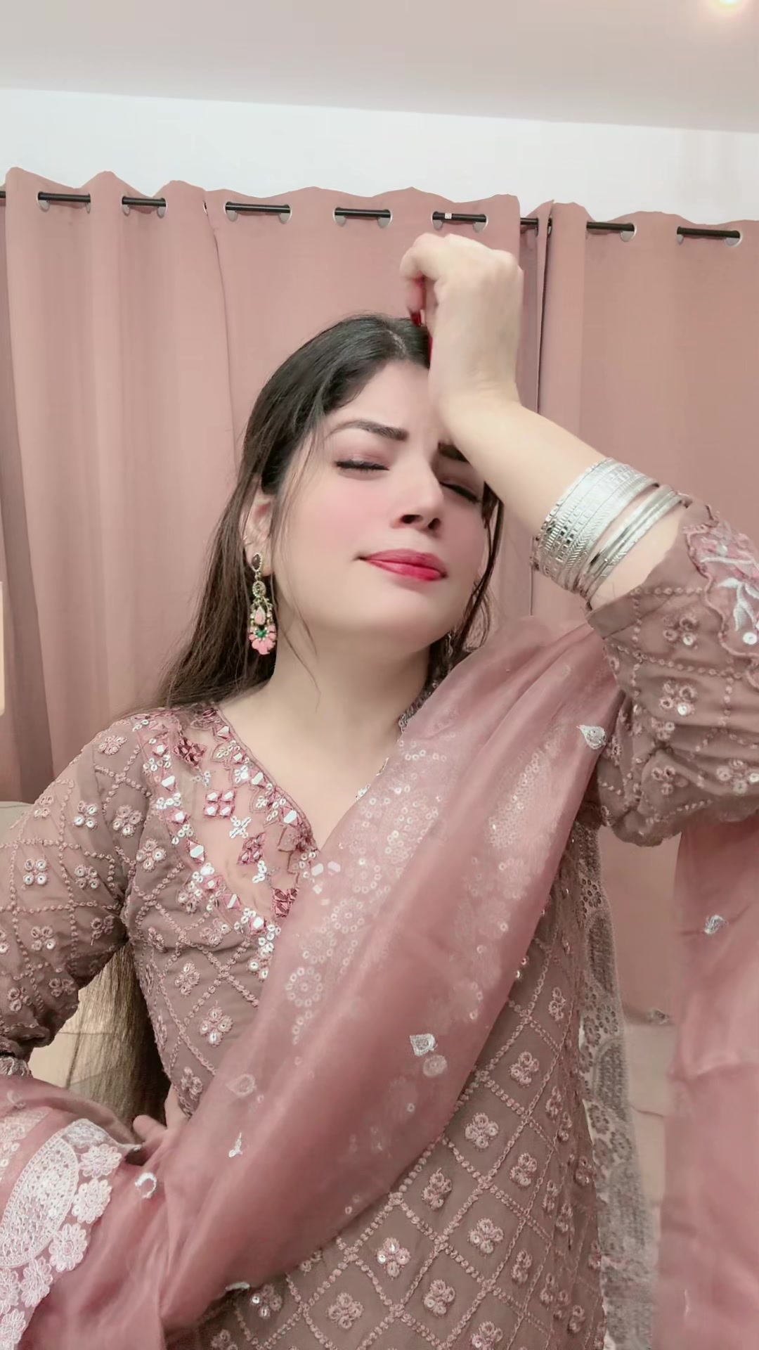 @Ayesha 🇮🇳🇨🇦