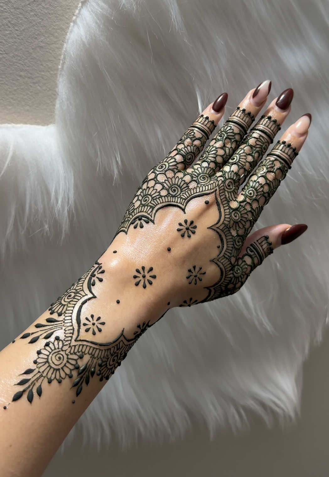 @charmsofmehandi