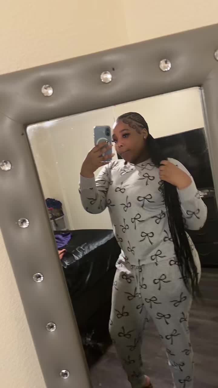 @#Thickerthanasnicker😙