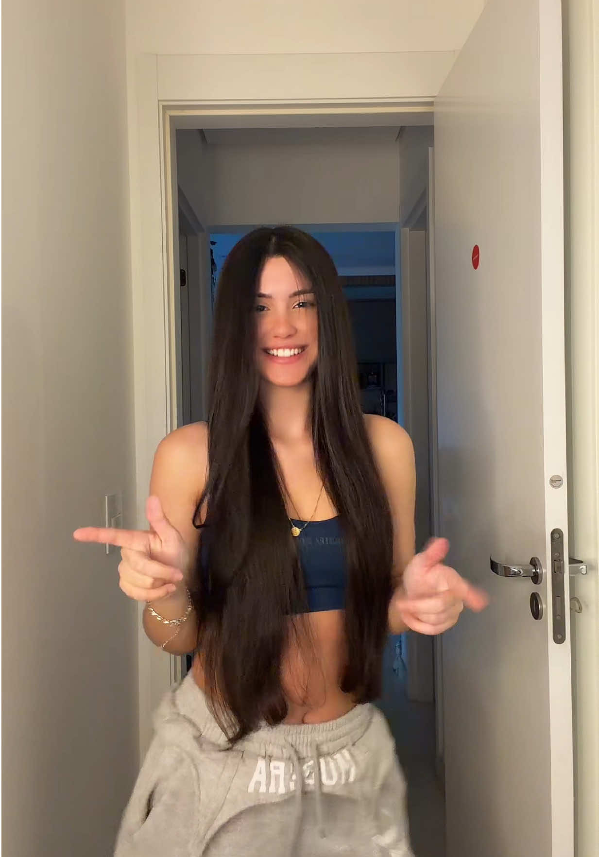 @L&iacute;via Ara&uacute;jo
