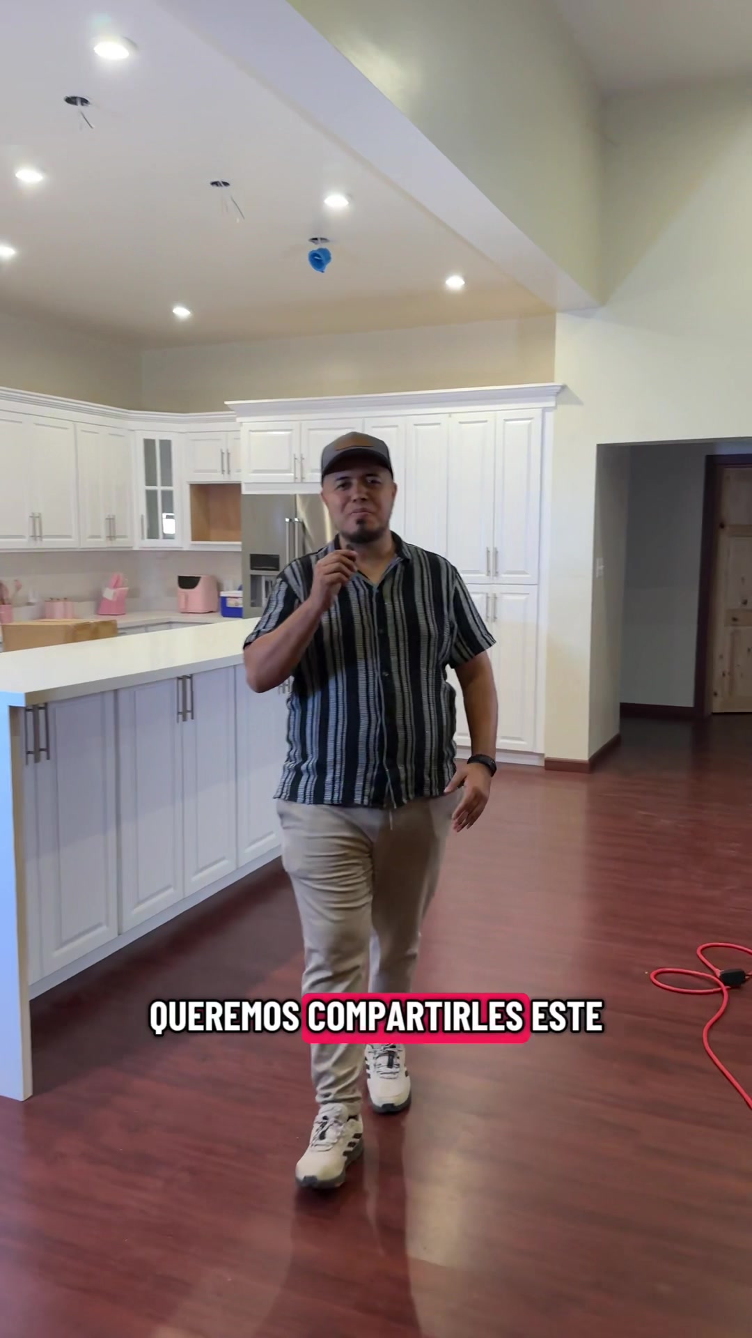 @Luxury&ensp;Kitchens