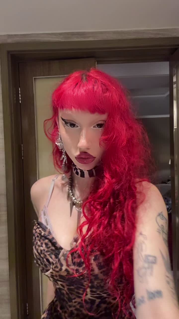 @lea_toute_rouge