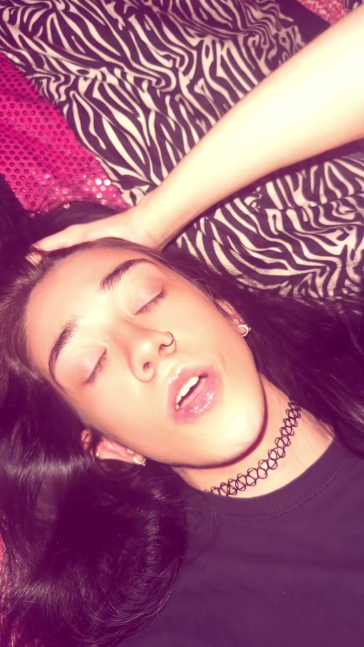 @シ