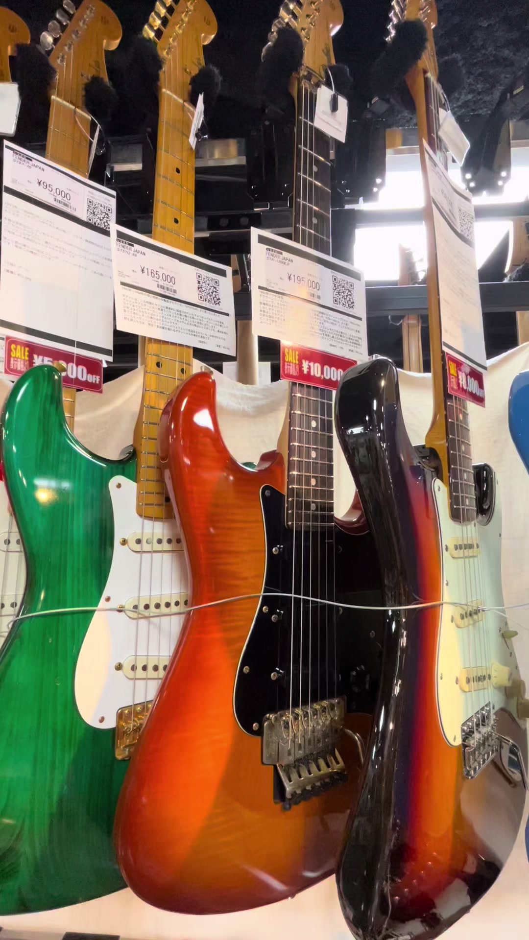 @Posts about guitars🎸