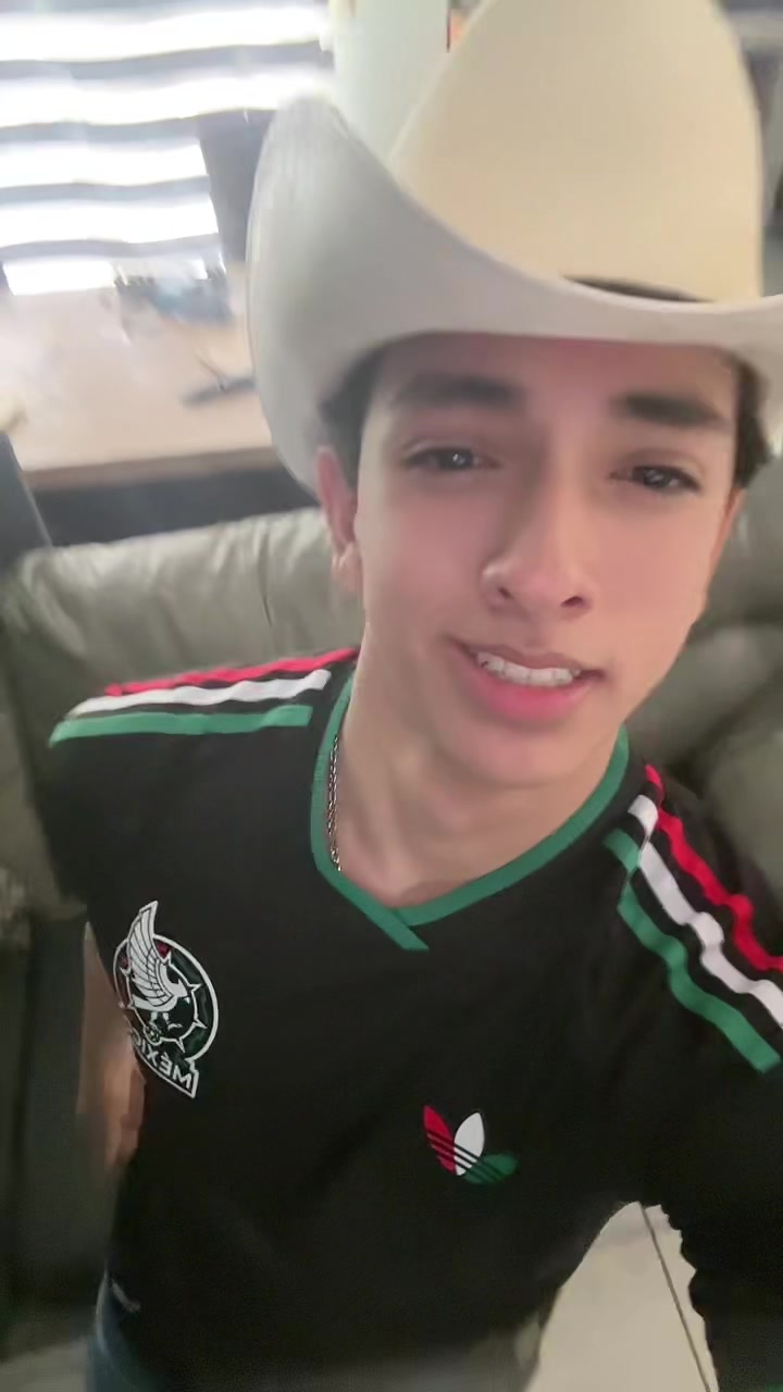 @daniel._.villawolves