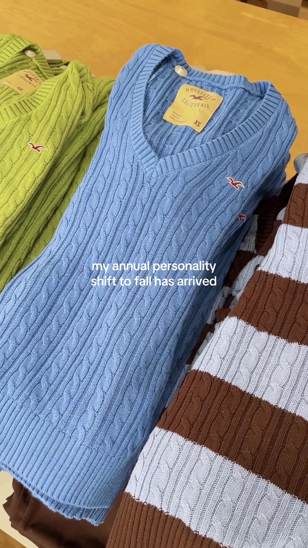 @hollister