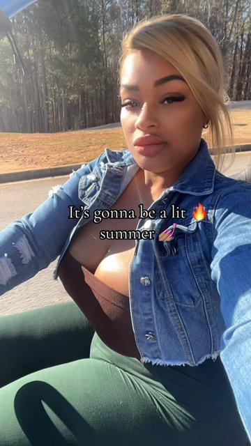 @Ashleythebombshell