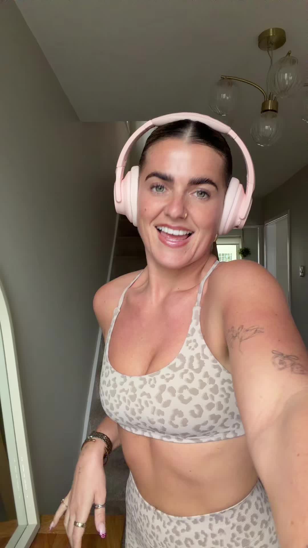 @elbuckles