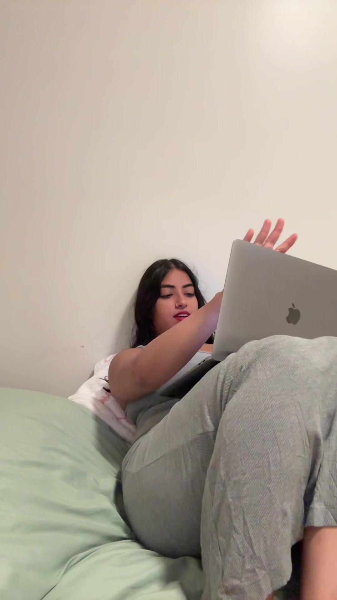 @mooncrumbsss
