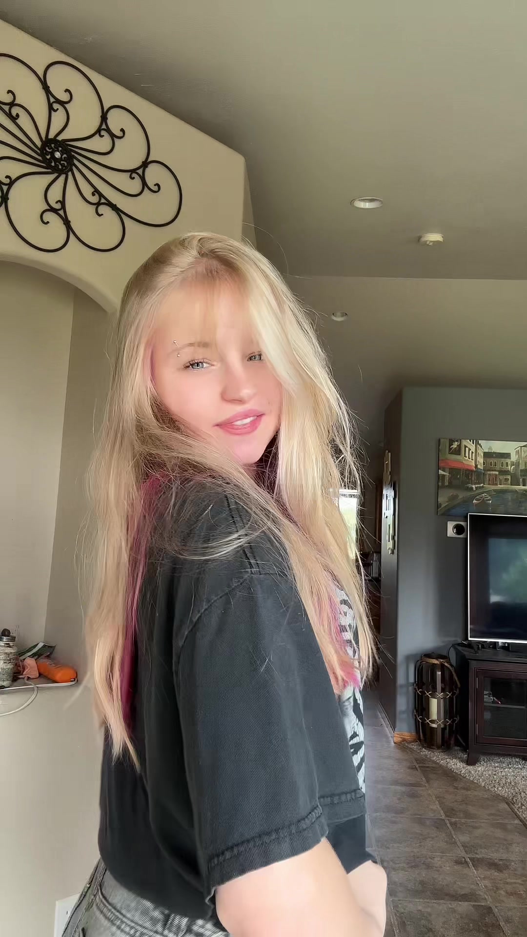 @𝓈𝒾ℯ𝓃𝓃𝒶𝒶 ✝️