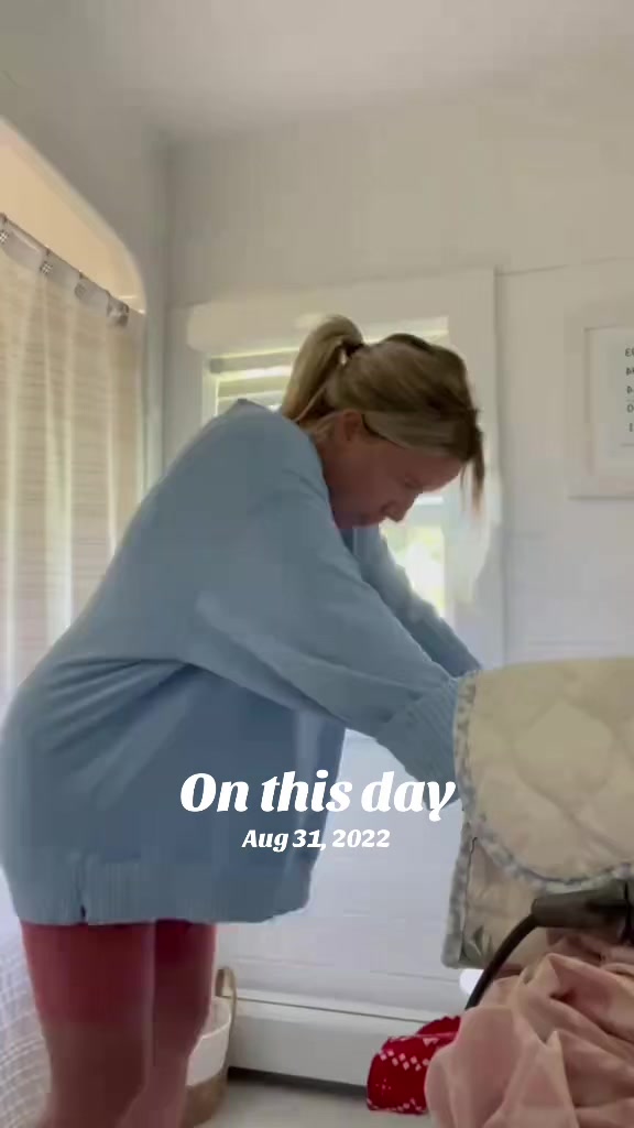 @Lauren | mom life + outfits