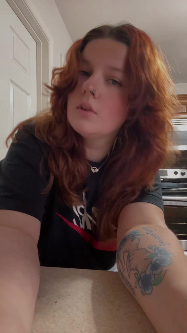 @Biancaaaa💜👣