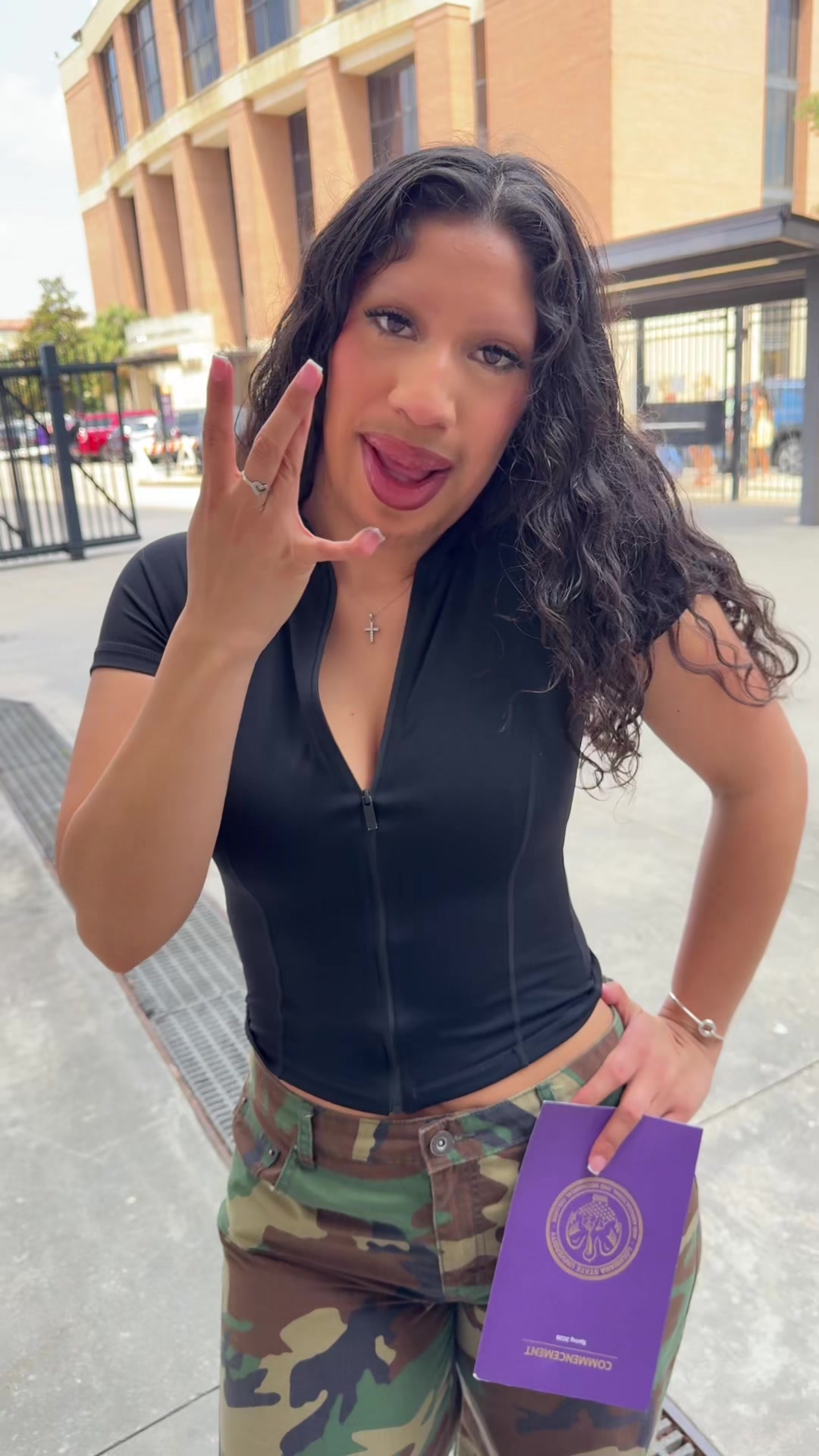 @Lala