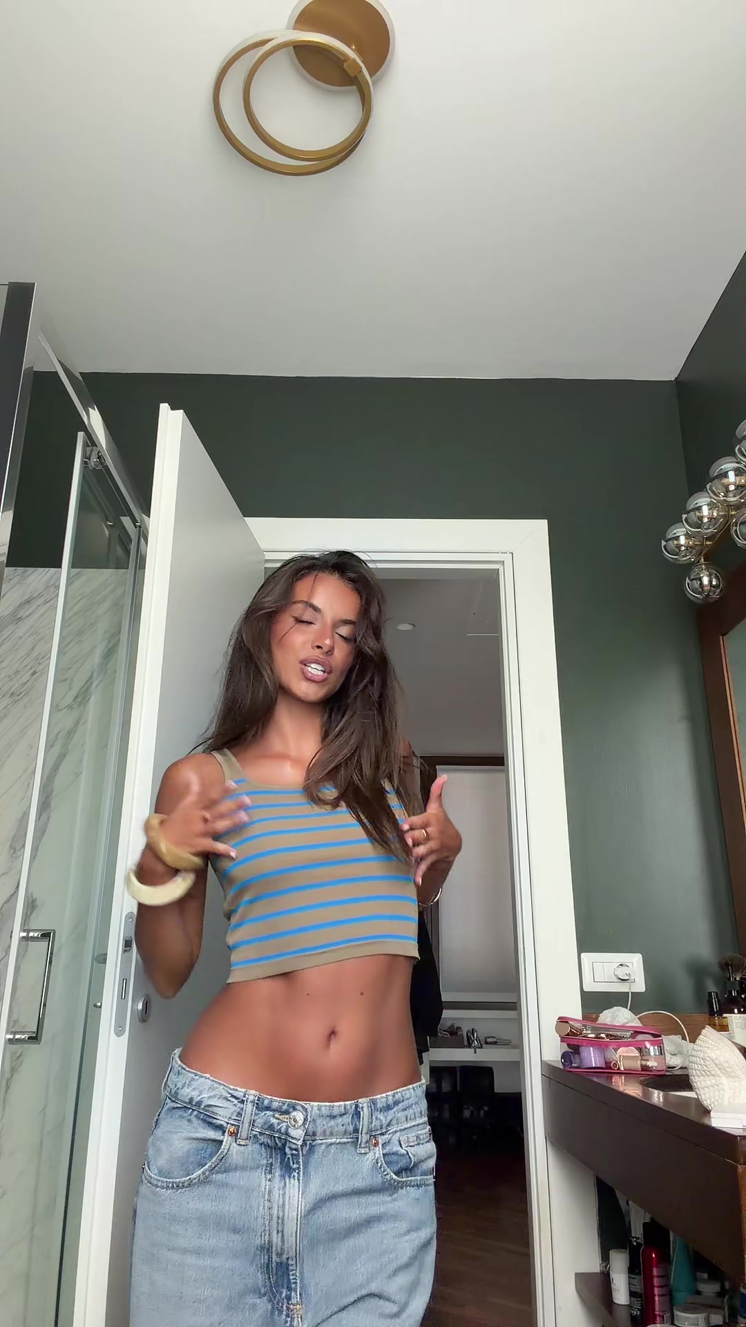 @F.
