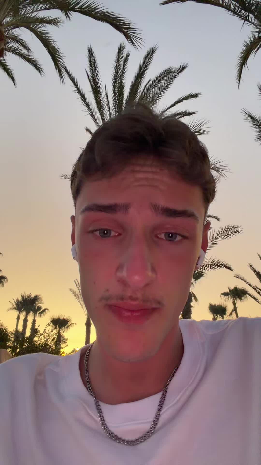 @simon
