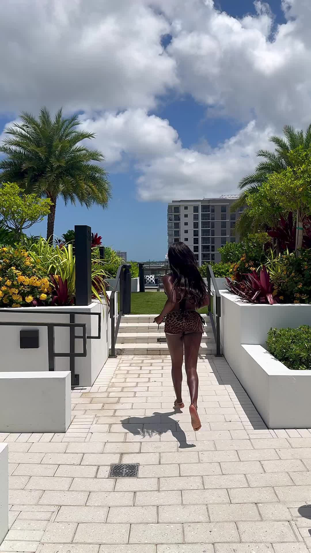 @Damarys