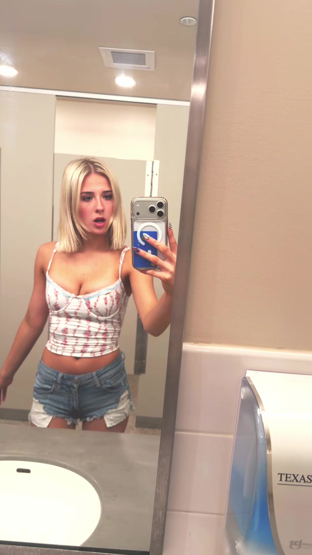 @savconway_