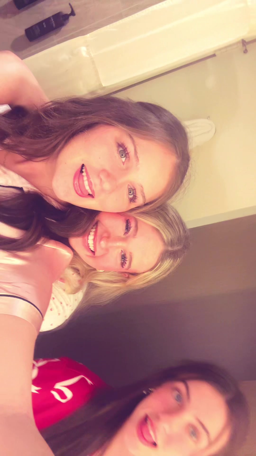 @mckennakays