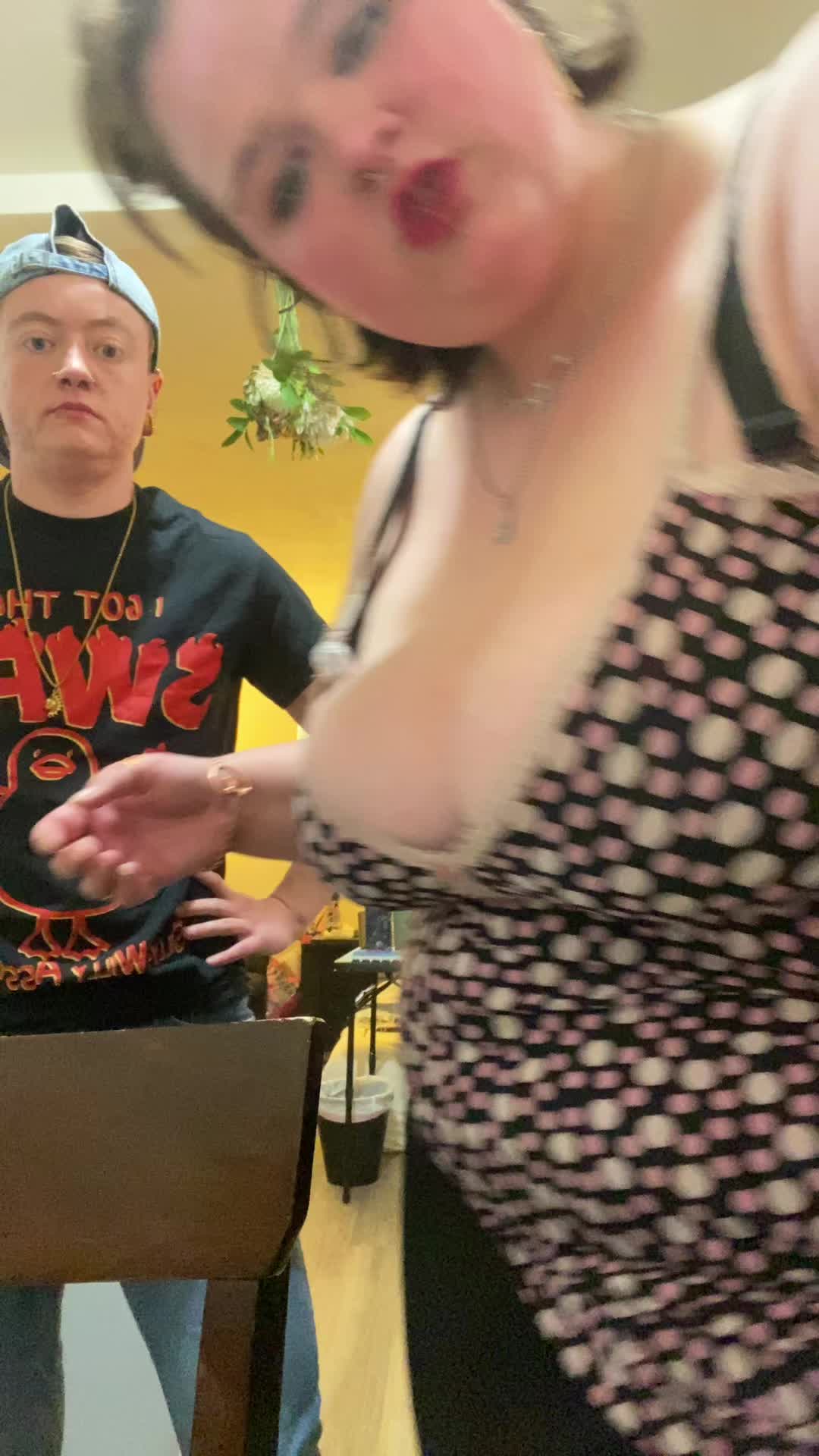 @cuntessa