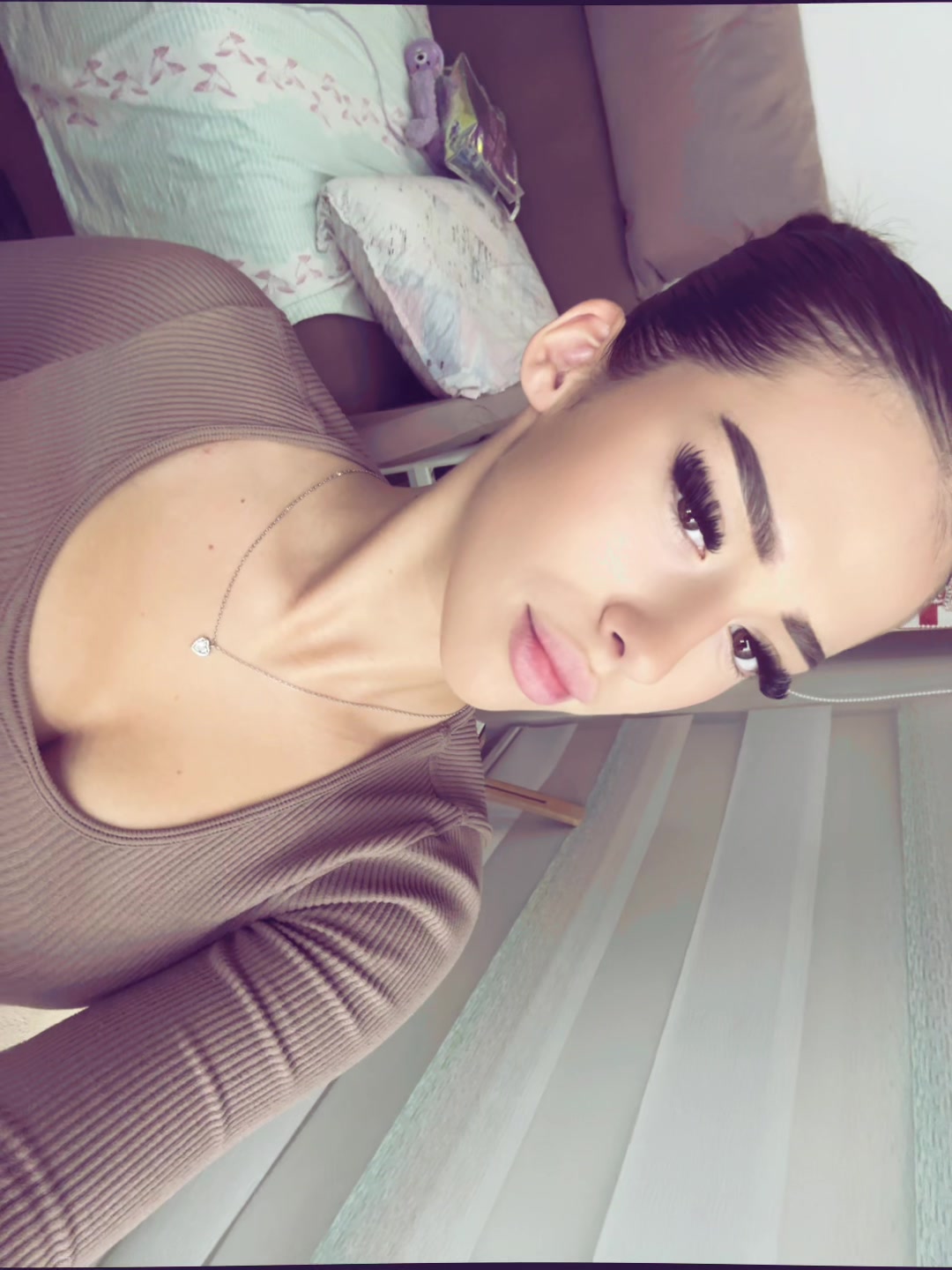 @𝐢𝐯𝐨𝐧𝐢𝐜𝐚