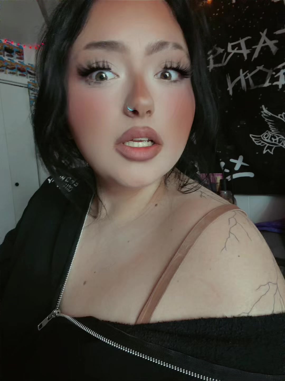 @️