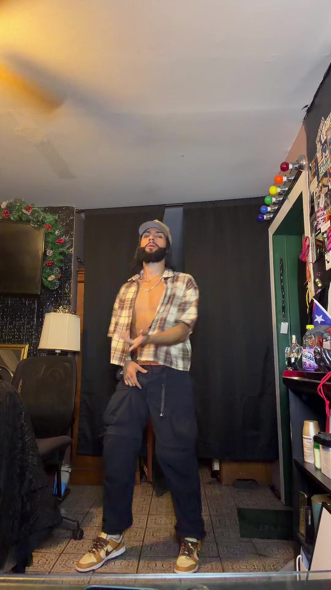 @idkkwtf