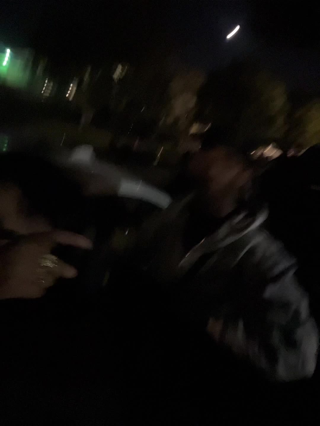 @⃟