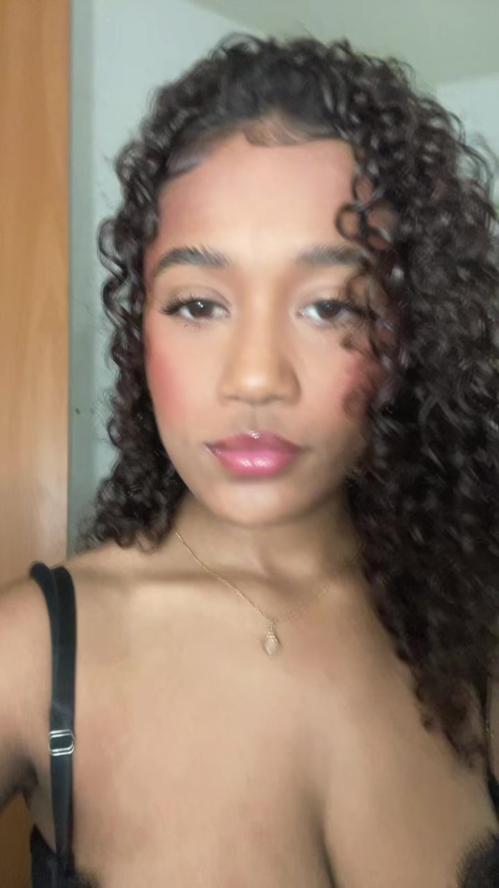 @iwishiwasanormalgirl