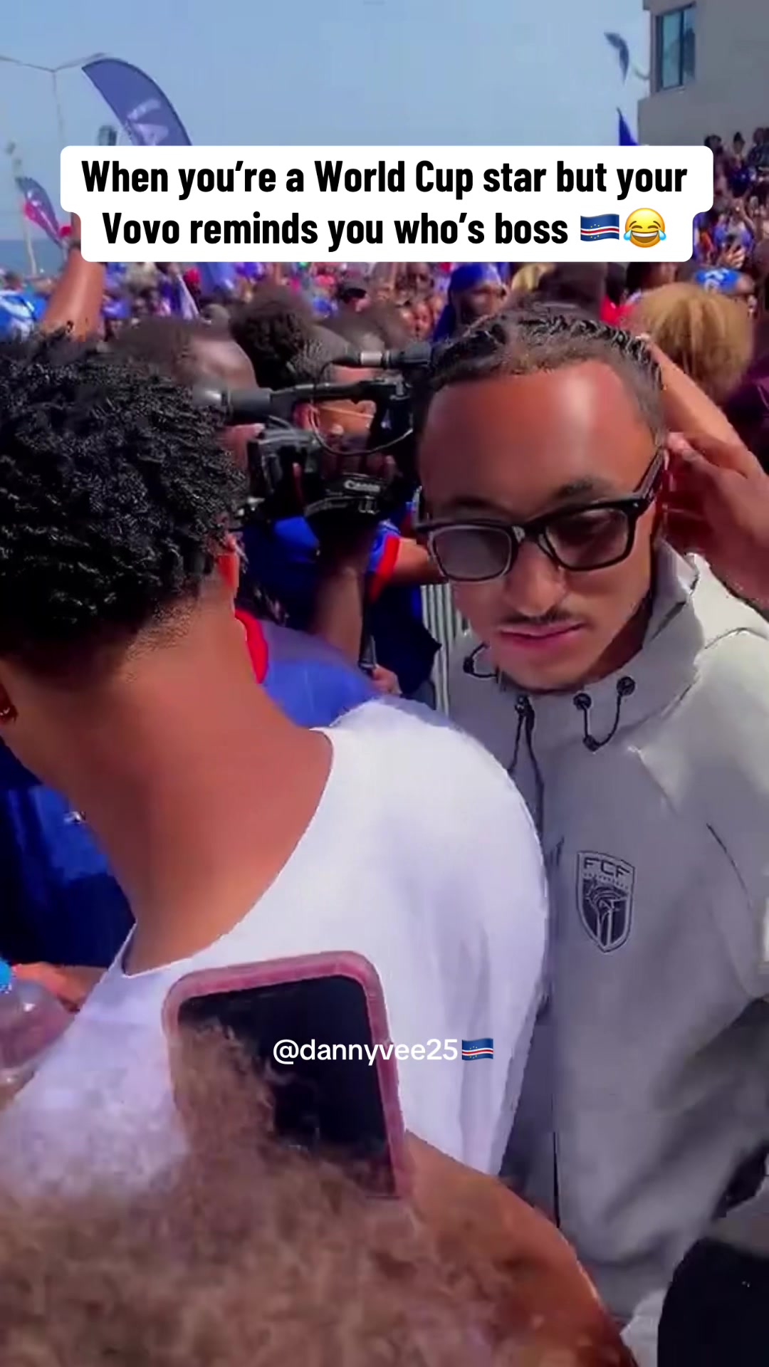 @DANNY VEE! 🇨🇻