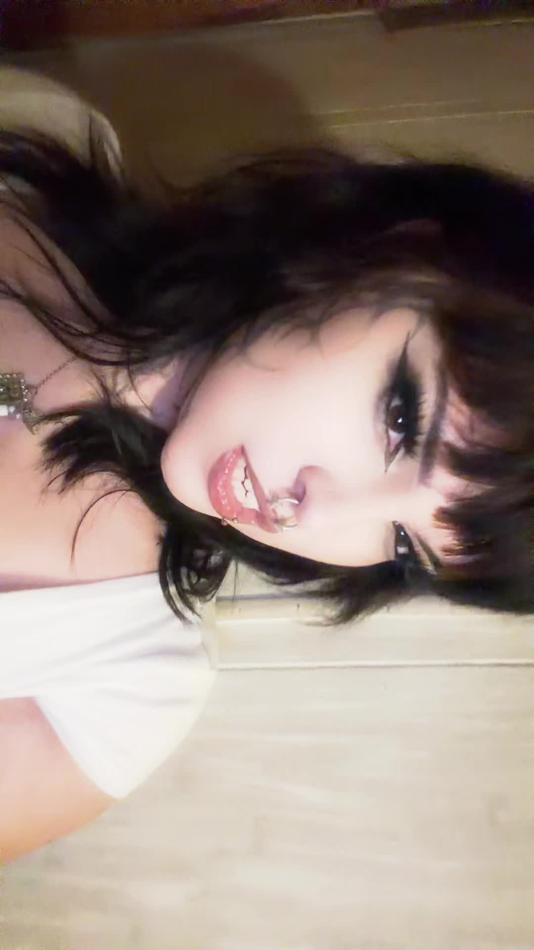 @𝙻𝚒𝚟☽