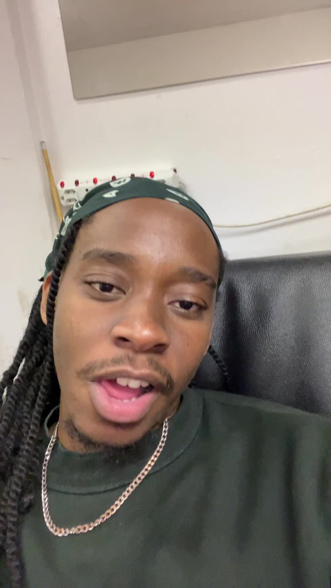 @im.nhlayisot