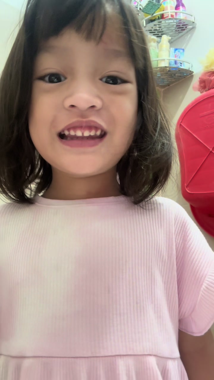 @Astrideyah used clothing sho