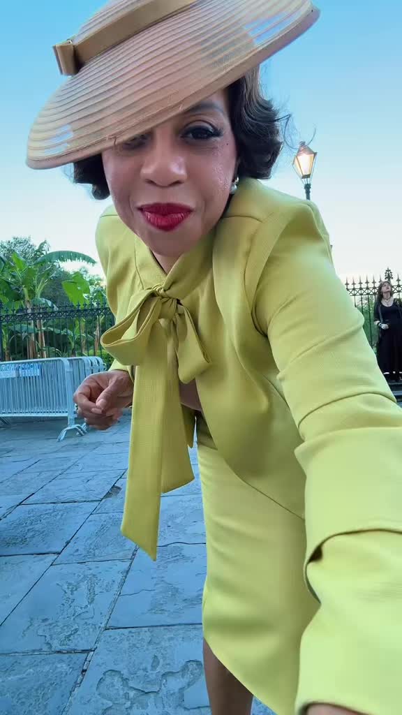 @TheVintageBelle