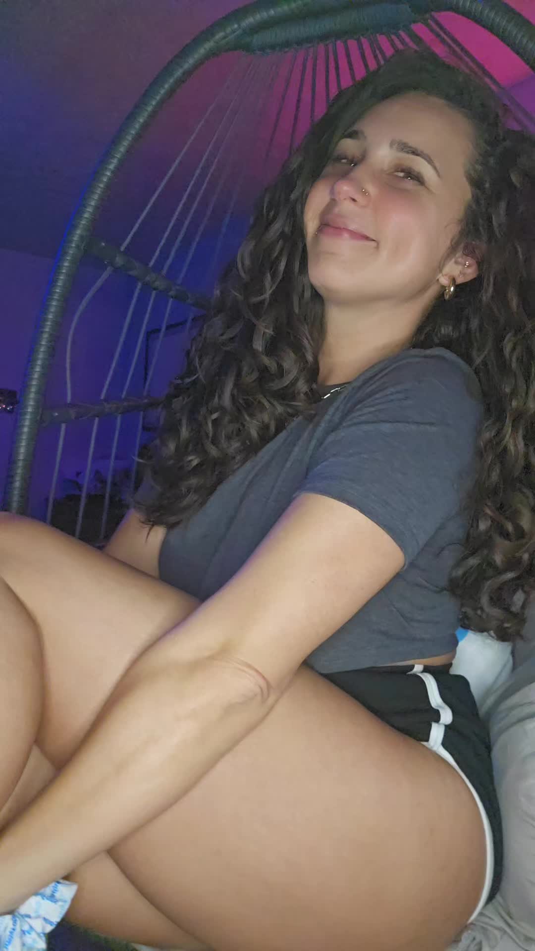 @QuirkyRN85_®