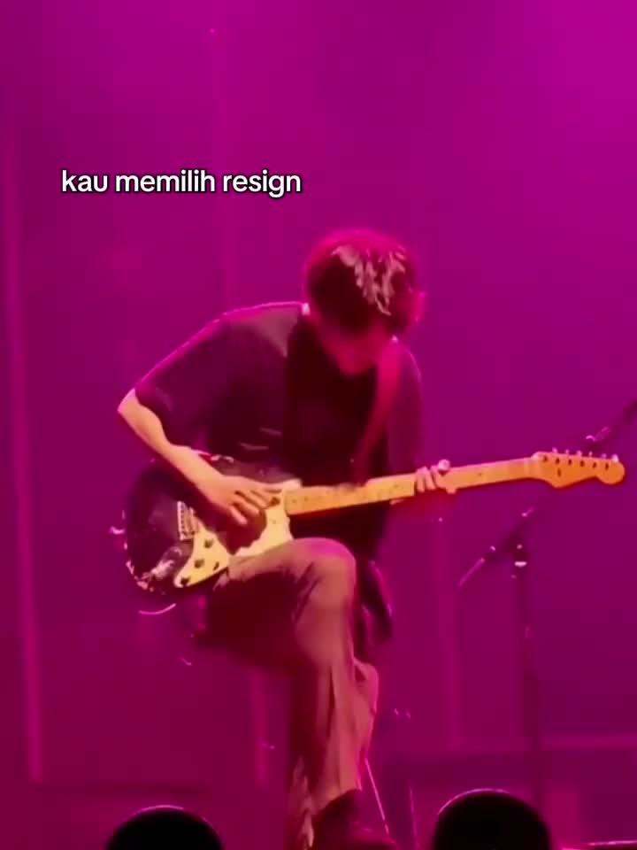 @eva 🎸⋆⭒˚。⋆