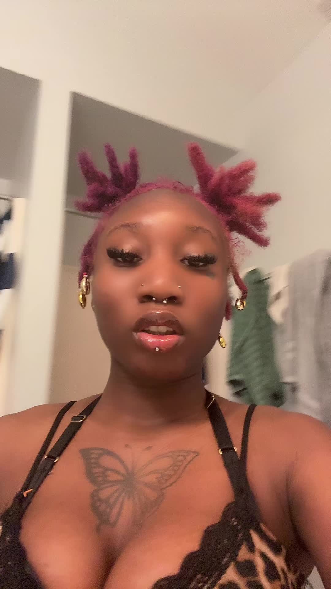 @peepintomySoul