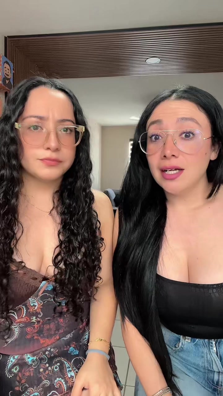 @Las Hermanas Bre y Sam
