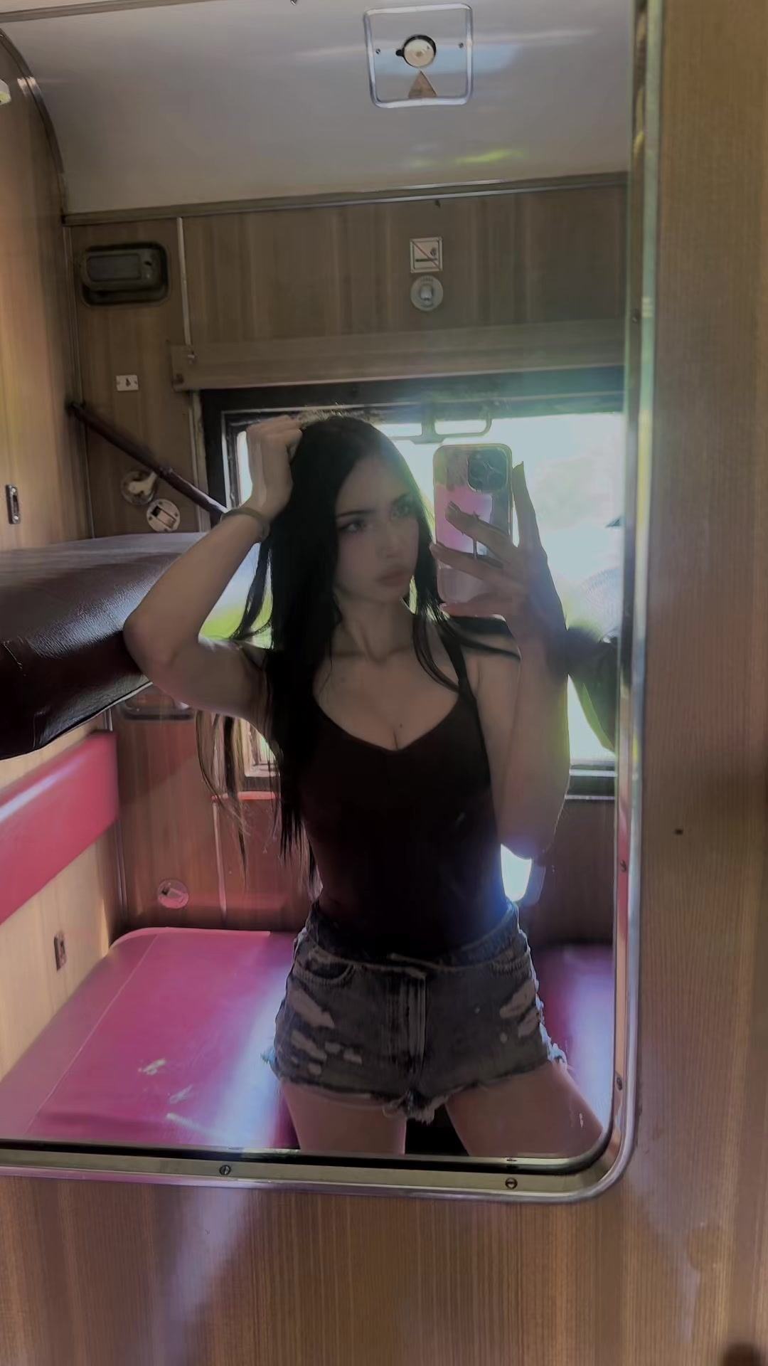 @rei)