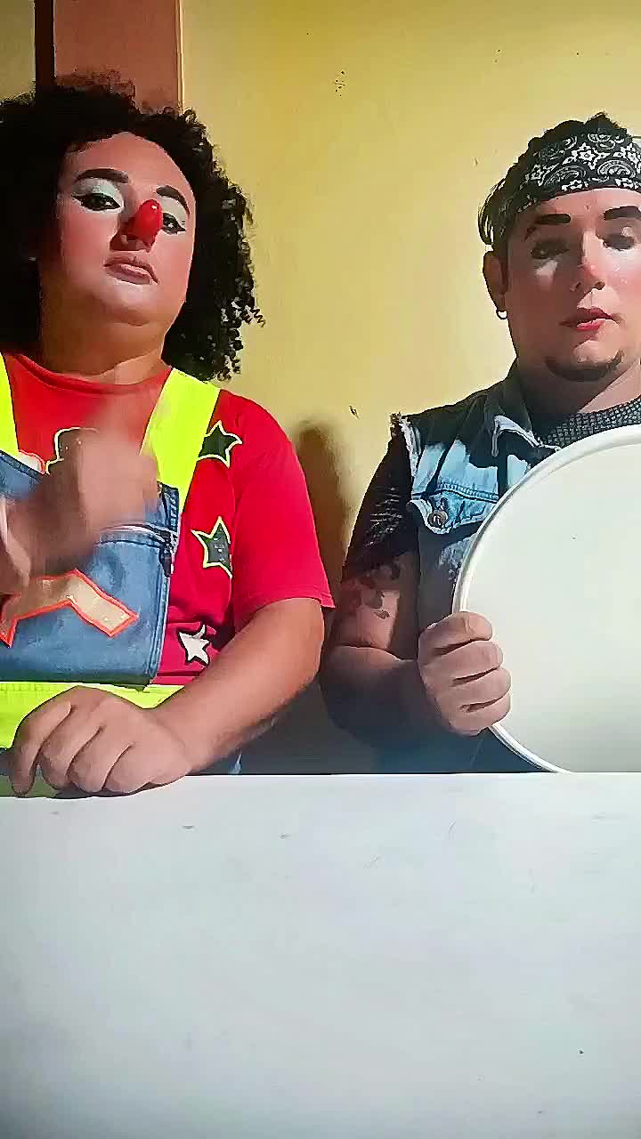 @hijos de su rep&uacute;blica payasa