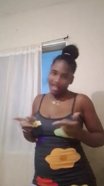 @Laura la para