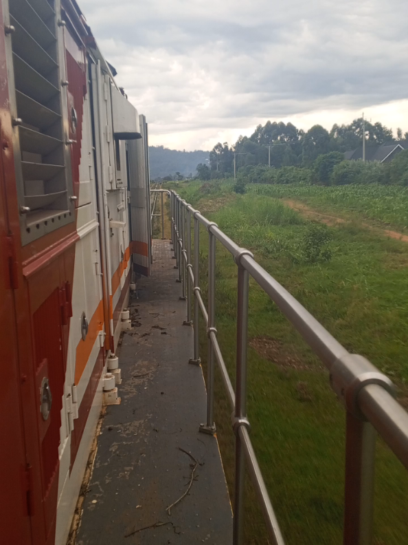 @KENYAN RAILROADER🇰🇪