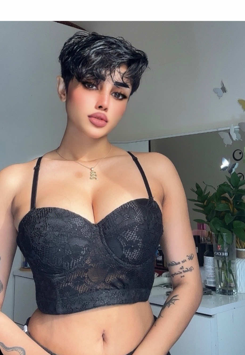 @D7 👠 𖣂︎