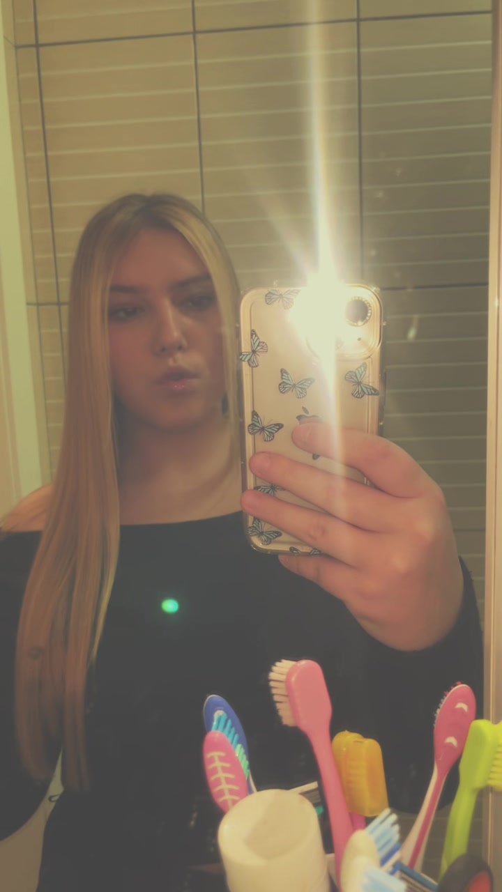 @𝒩𝒾𝓀ℴ𝓁𝒾𝓃𝒶