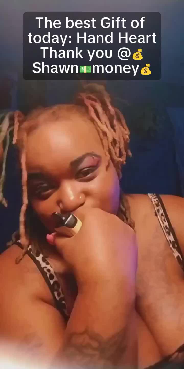 @Queenstrawberry27