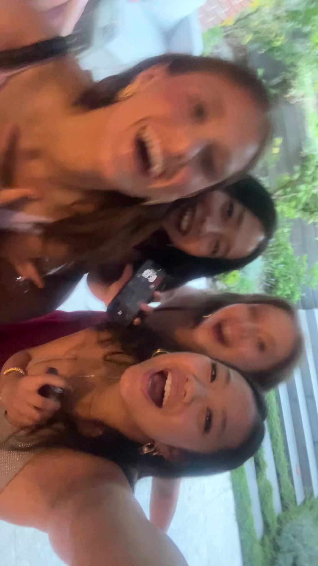 @issyissyyisssyyy