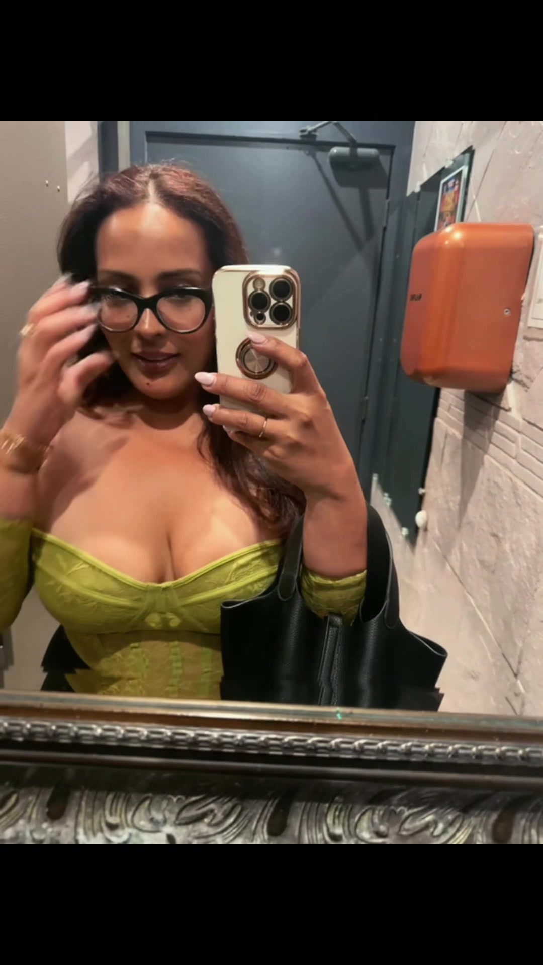 @Mariposa