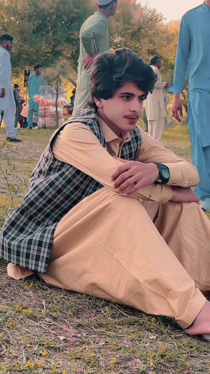 @🔱HuZiFa kHaN🔱