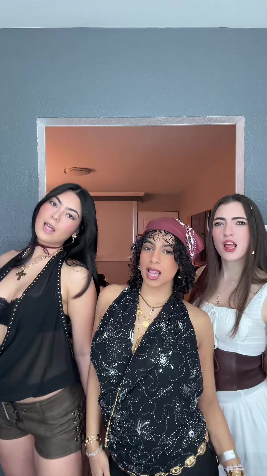 @aneesa